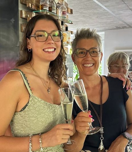 Mutter-Tochter Duo im Partnerlook